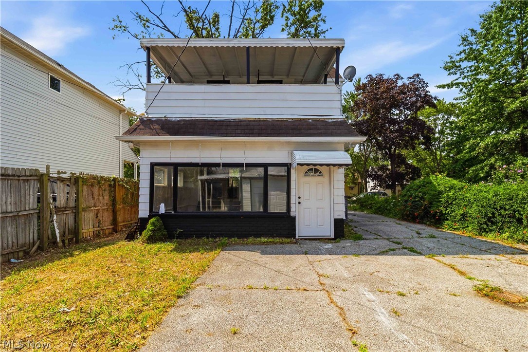 12904 Brookfield Avenue Cleveland OH 44135