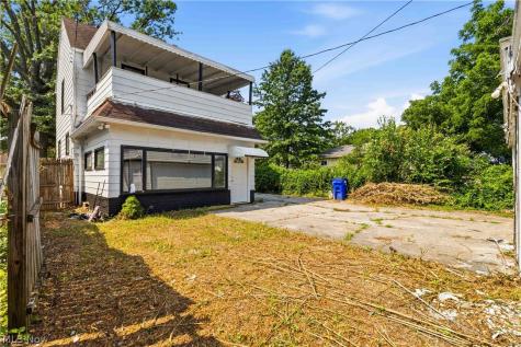 12904 Brookfield Avenue Cleveland OH 44135
