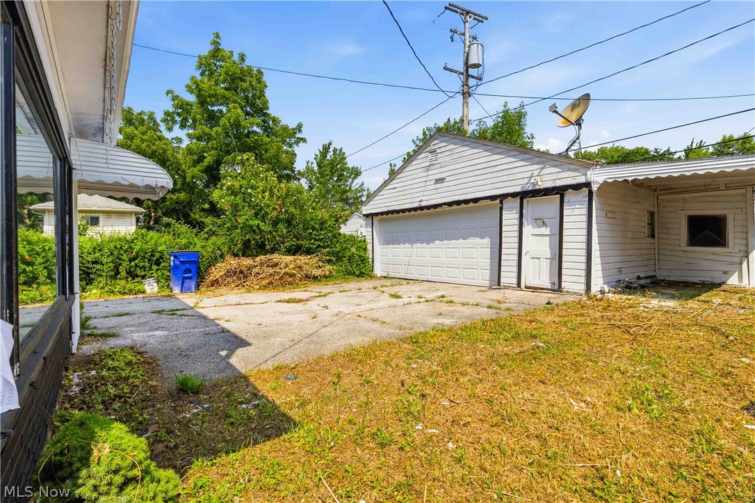 12904 Brookfield Avenue Cleveland OH 44135
