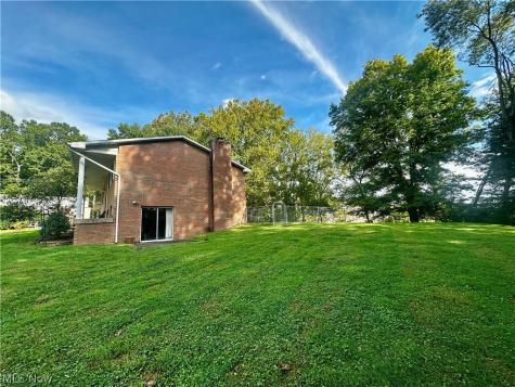 112 Berry Lane Marietta OH 45750