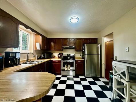 112 Berry Lane Marietta OH 45750