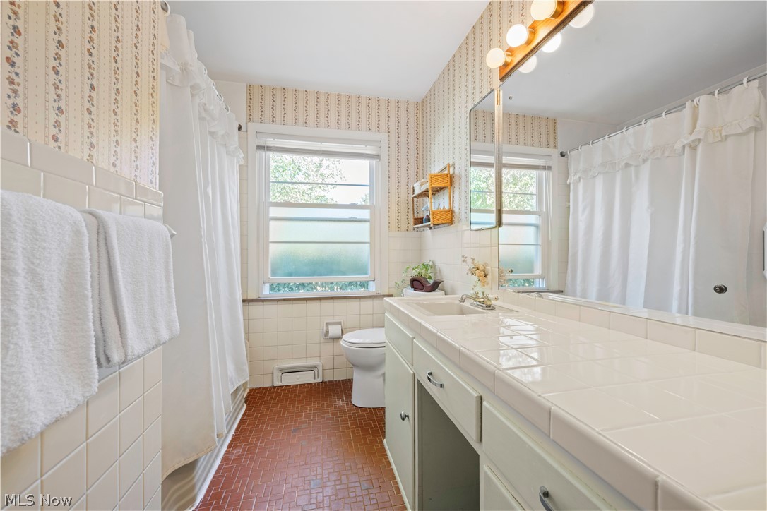 1983 Wynwood Drive Rocky River OH 44116