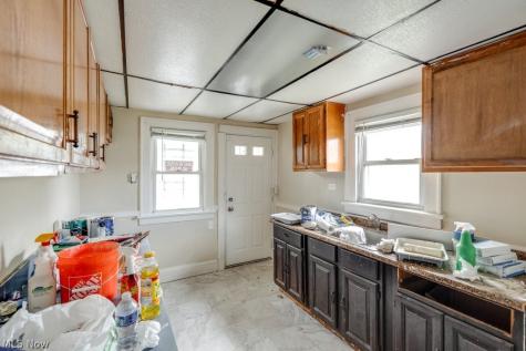 3694 E 143rd Street Cleveland OH 44120