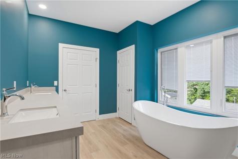 32407 Lake Road Avon Lake OH 44012