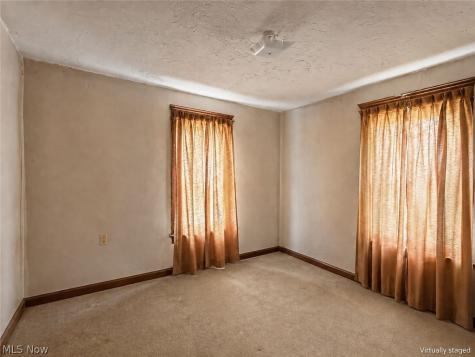 569 Edgewood Avenue Akron OH 44307