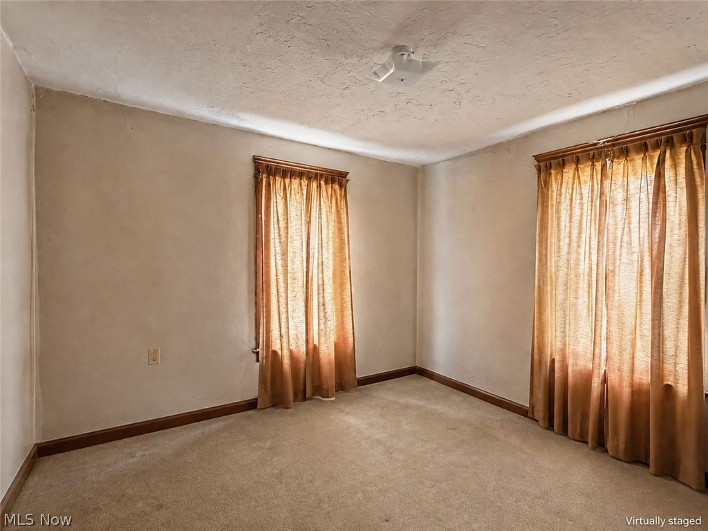 569 Edgewood Avenue Akron OH 44307