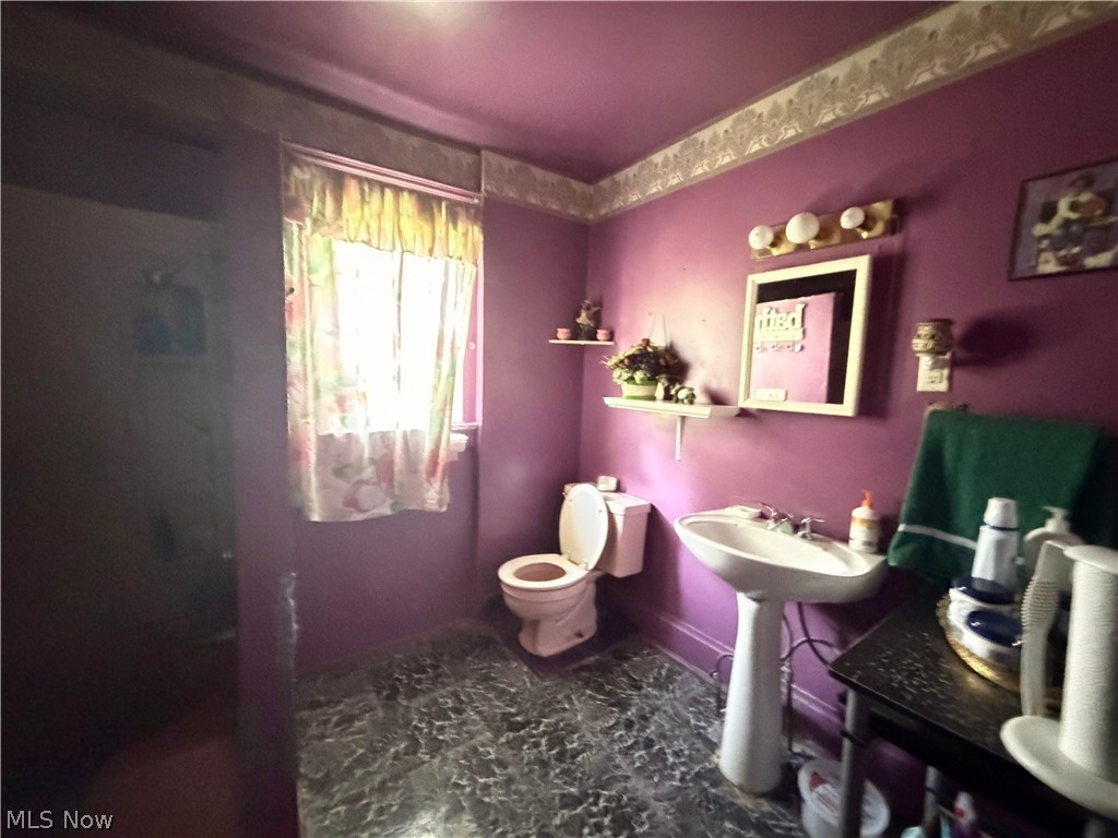 569 Edgewood Avenue Akron OH 44307