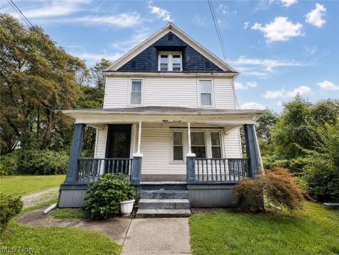 569 Edgewood Avenue Akron OH 44307