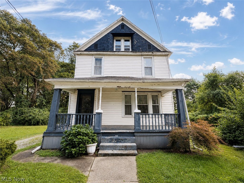 569 Edgewood Avenue Akron OH 44307