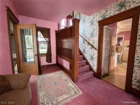 569 Edgewood Avenue Akron OH 44307