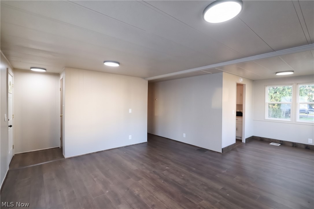 205 E High Street Flushing OH 43977