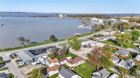 143 Oneida Trail Sandusky OH 44870