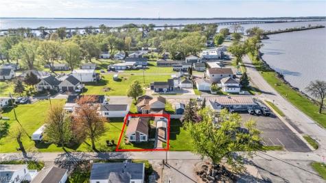 143 Oneida Trail Sandusky OH 44870