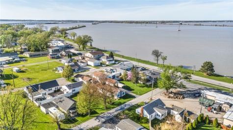 143 Oneida Trail Sandusky OH 44870