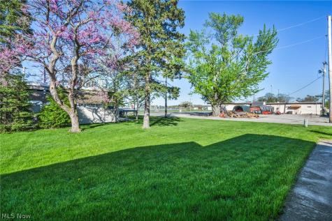 143 Oneida Trail Sandusky OH 44870