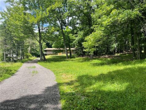 8456 Whitewood Road Brecksville OH 44141
