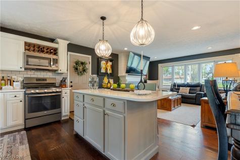 2994 Forestview Street NE Canton OH 44721