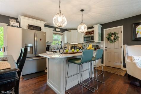 2994 Forestview Street NE Canton OH 44721