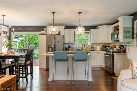 2994 Forestview Street NE Canton OH 44721