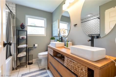 2994 Forestview Street NE Canton OH 44721
