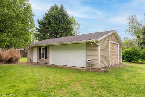 2994 Forestview Street NE Canton OH 44721