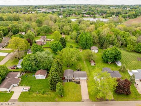 2994 Forestview Street NE Canton OH 44721