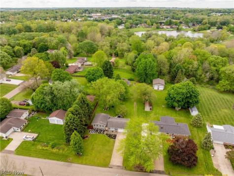 2994 Forestview Street NE Canton OH 44721