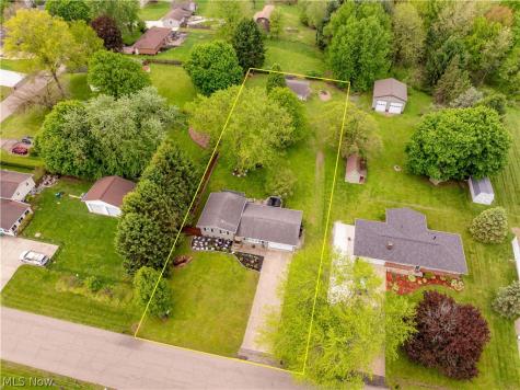 2994 Forestview Street NE Canton OH 44721