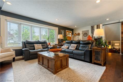 2994 Forestview Street NE Canton OH 44721