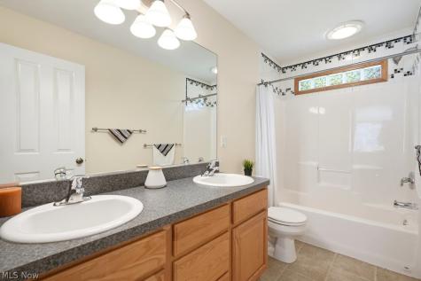 21162 Breckenridge Lane Strongsville OH 44149