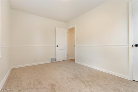128 Woolf Avenue Akron OH 44312
