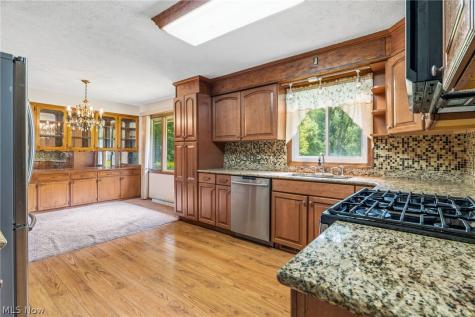 1129 Oak Tree Road Akron OH 44320