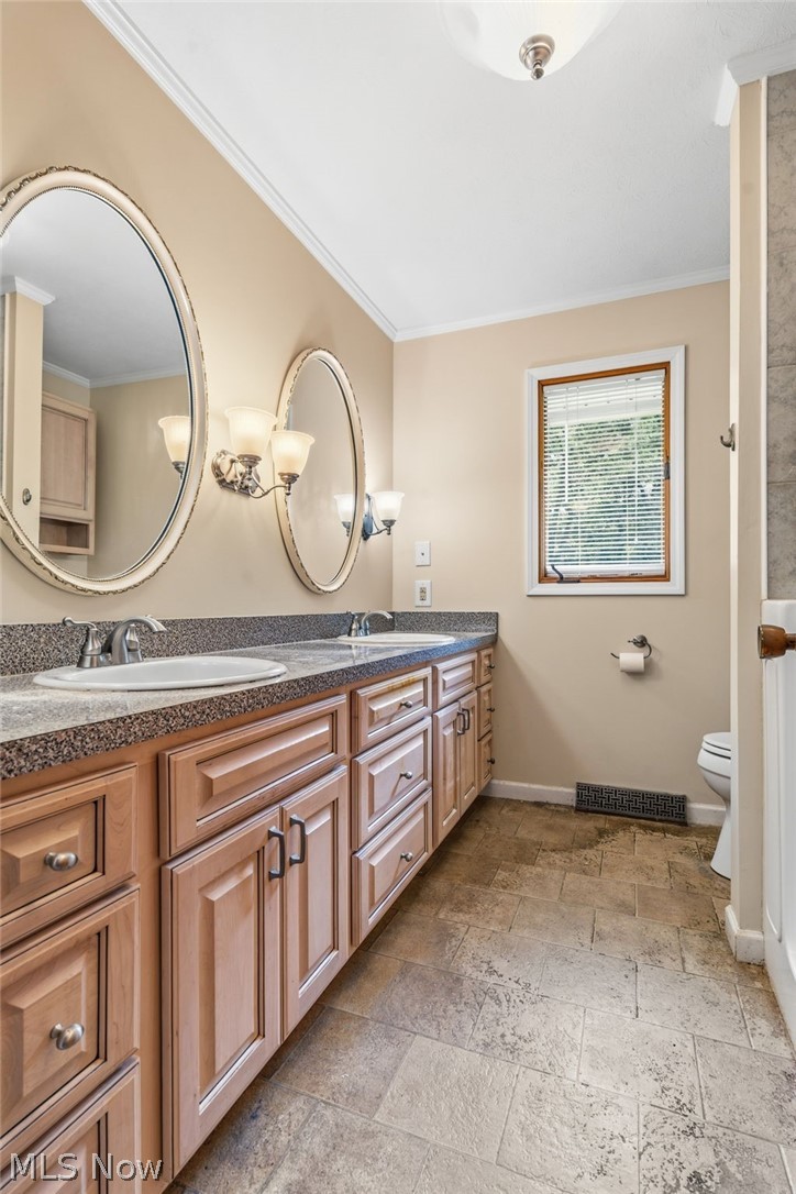 1129 Oak Tree Road Akron OH 44320