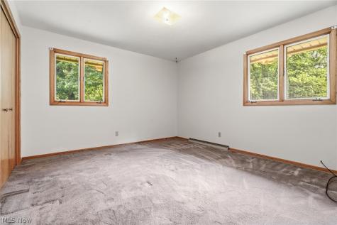 1129 Oak Tree Road Akron OH 44320