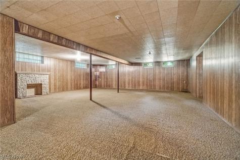 1129 Oak Tree Road Akron OH 44320