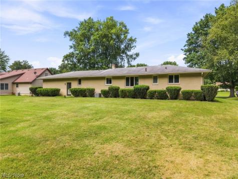 1129 Oak Tree Road Akron OH 44320