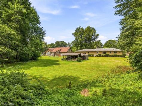 1129 Oak Tree Road Akron OH 44320