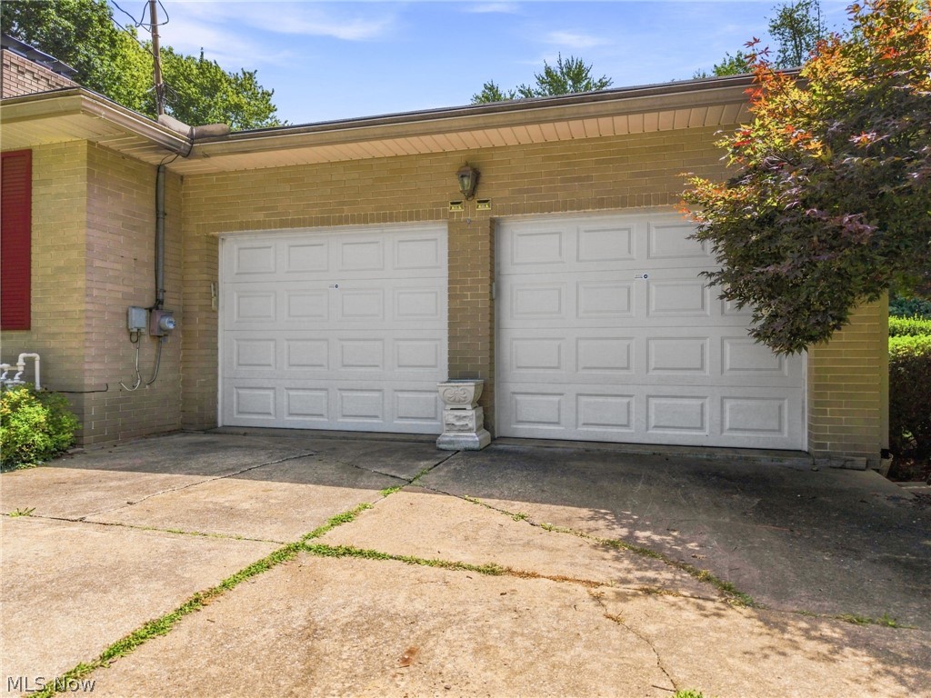 1129 Oak Tree Road Akron OH 44320