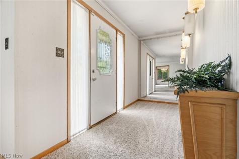 1129 Oak Tree Road Akron OH 44320