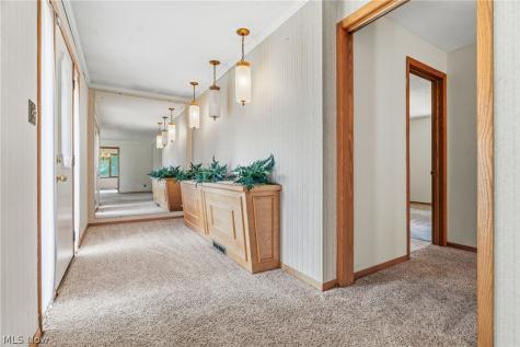 1129 Oak Tree Road Akron OH 44320