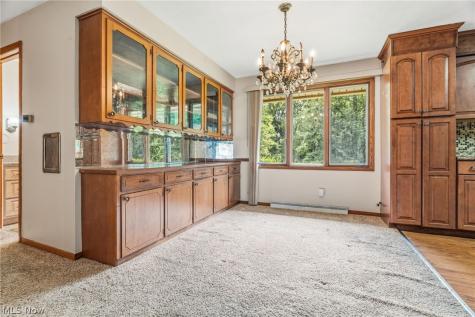 1129 Oak Tree Road Akron OH 44320