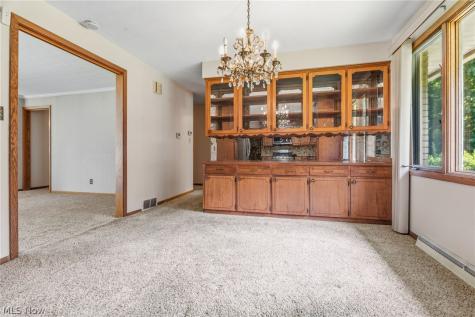 1129 Oak Tree Road Akron OH 44320
