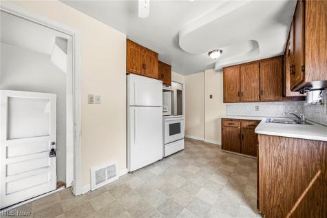 1613 Temple Avenue Mayfield Heights OH 44124