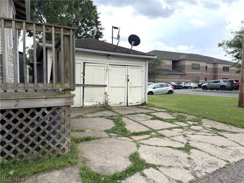 527 Columbus Avenue NW Canton OH 44708