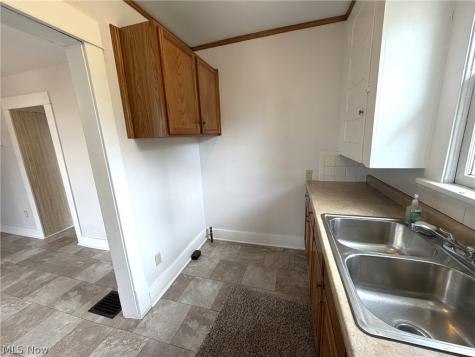 527 Columbus Avenue NW Canton OH 44708
