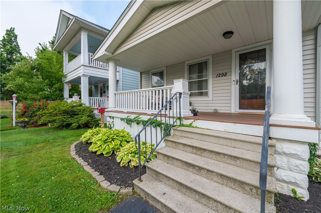 1298 Jackson Avenue Lakewood OH 44107