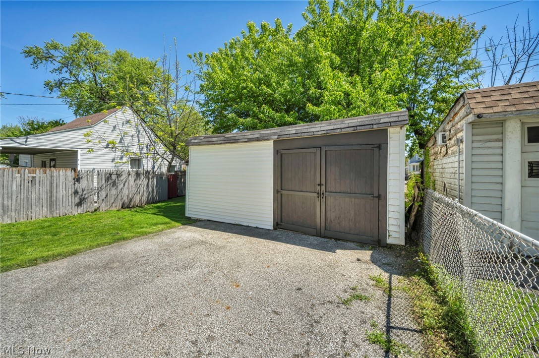 2153 W 106th Street Cleveland OH 44102