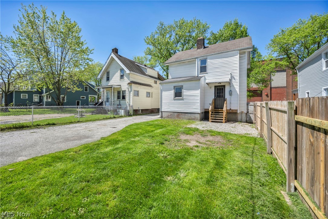 2153 W 106th Street Cleveland OH 44102