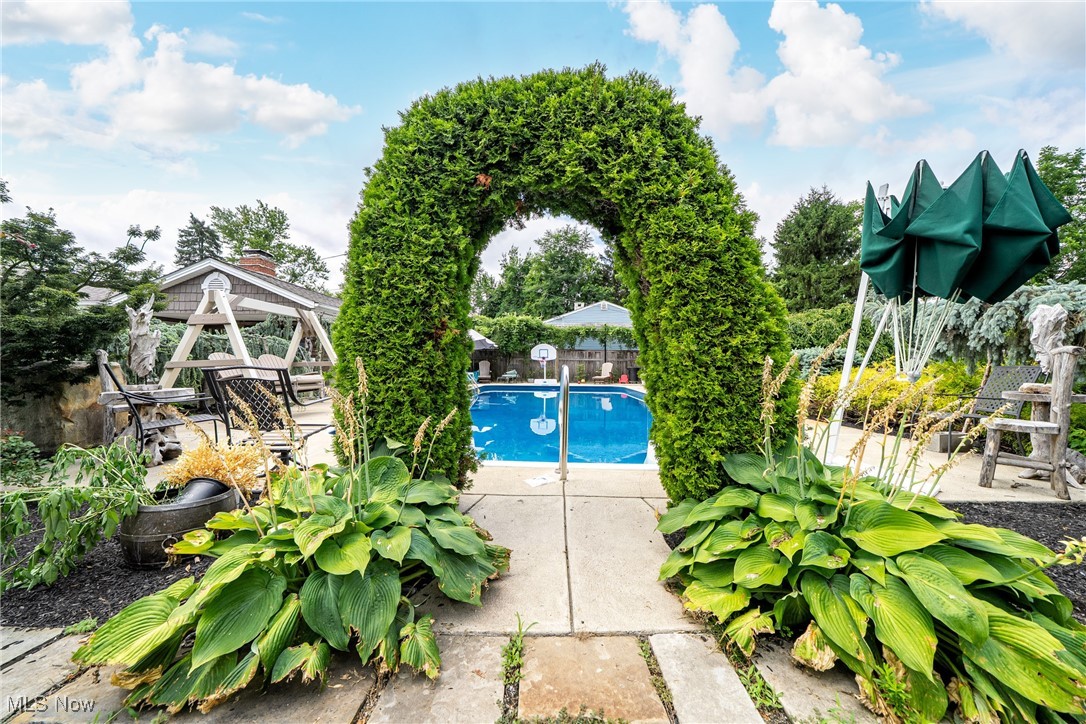 4720 Grayton Road Cleveland OH 44135