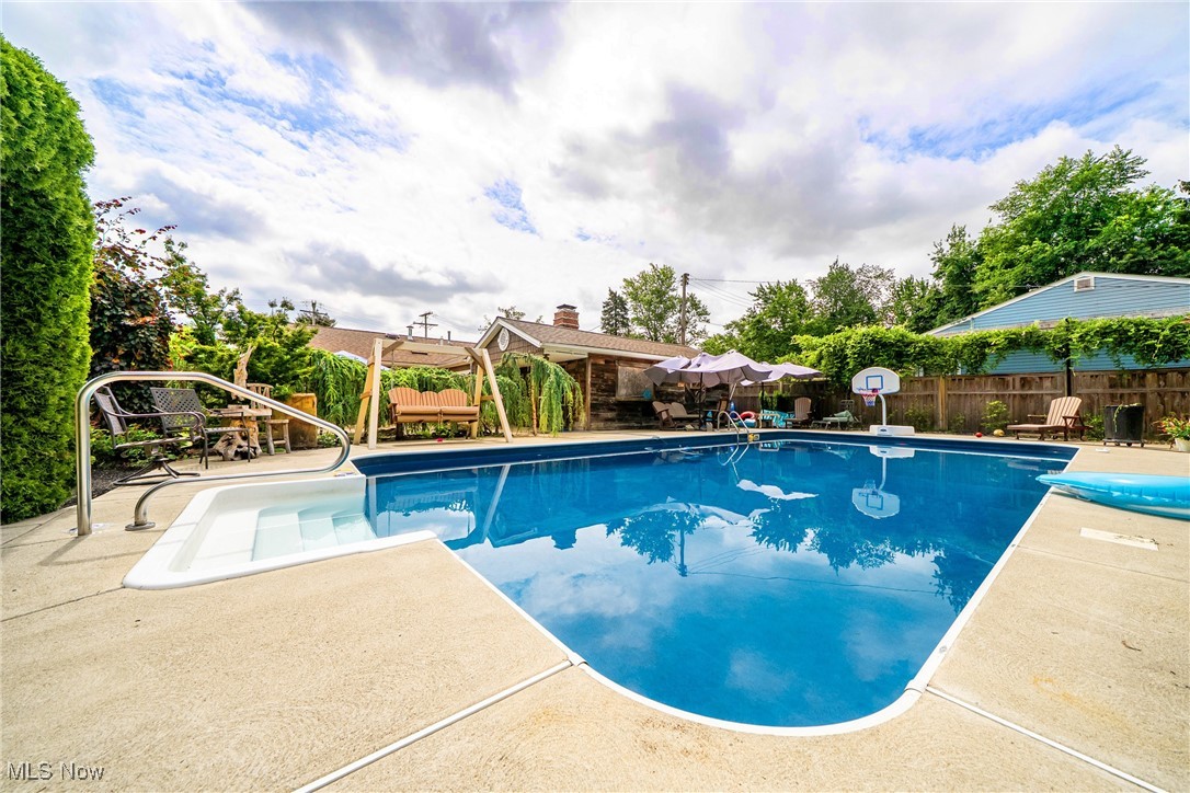 4720 Grayton Road Cleveland OH 44135